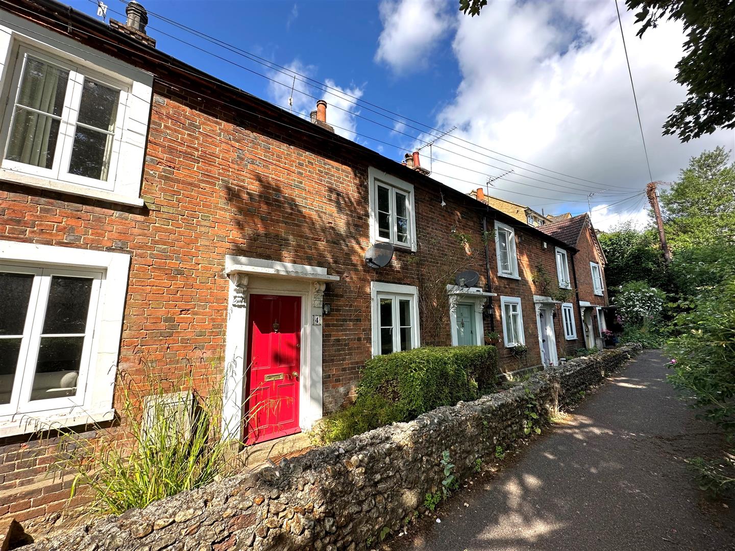 Trueman & Grundy Coopers Terrace, East Street, Farnham Trueman & Grundy